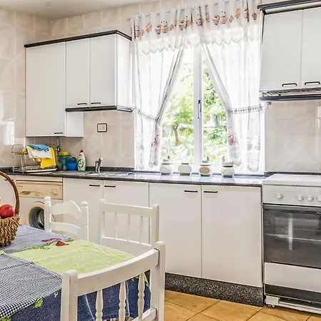 Beautiful In With Kitchen Muros
